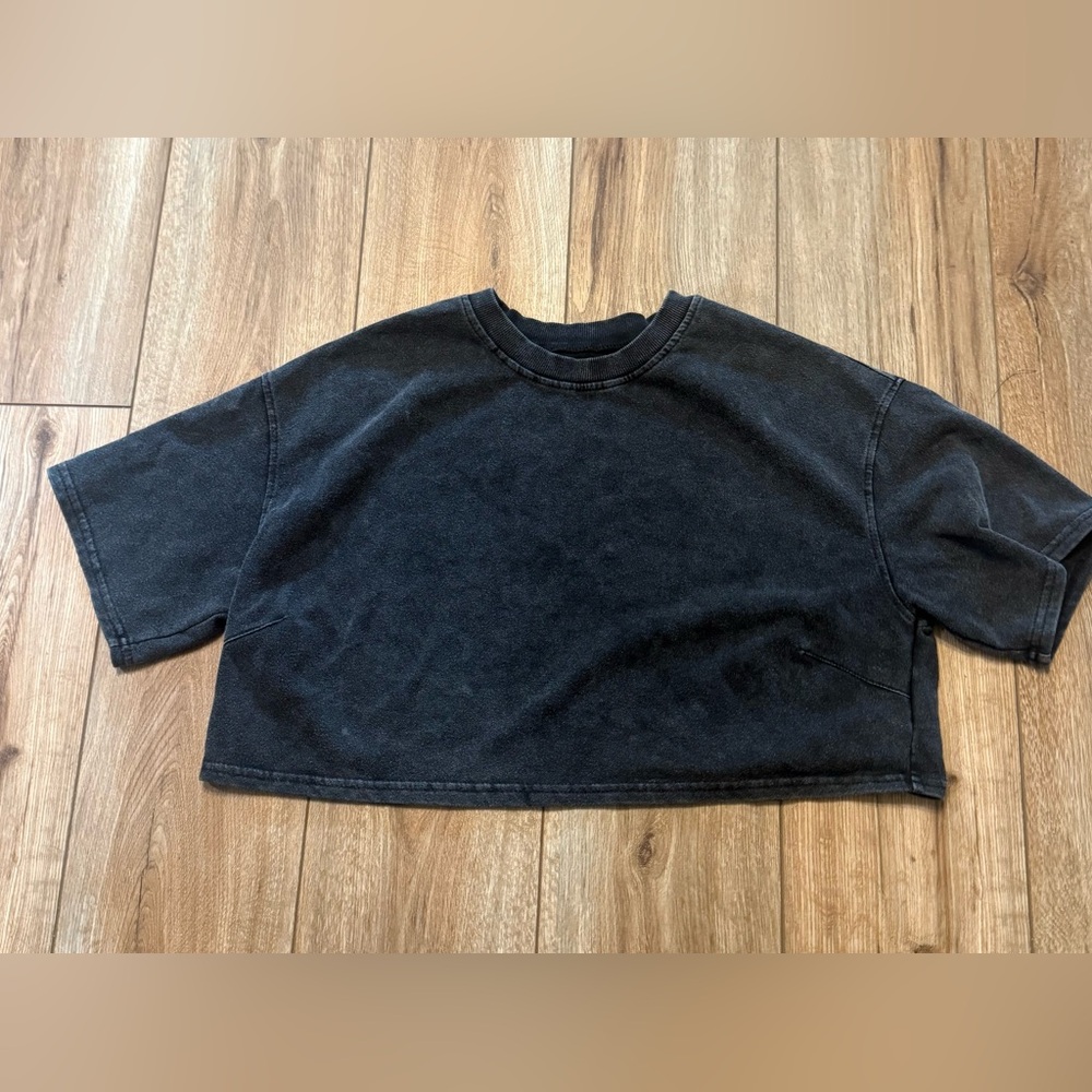 Black Cropped Sweatshirt